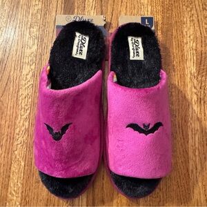 NWT Halloween Bat Open Toe Slippers Dluxe by Dearfoams, Magenta/Black, 9/10